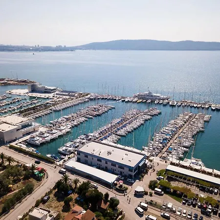 Abbadessa * Kaštela